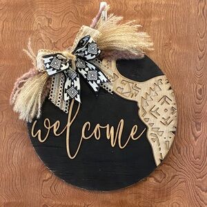 Black and Tan Welcome Sign with Bow